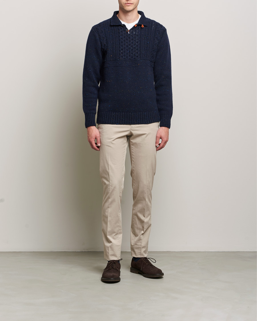Herr | Tröjor | Inis Meáin | Wool/Cashmere Máirtín Beag Galánta Button Neck Navy