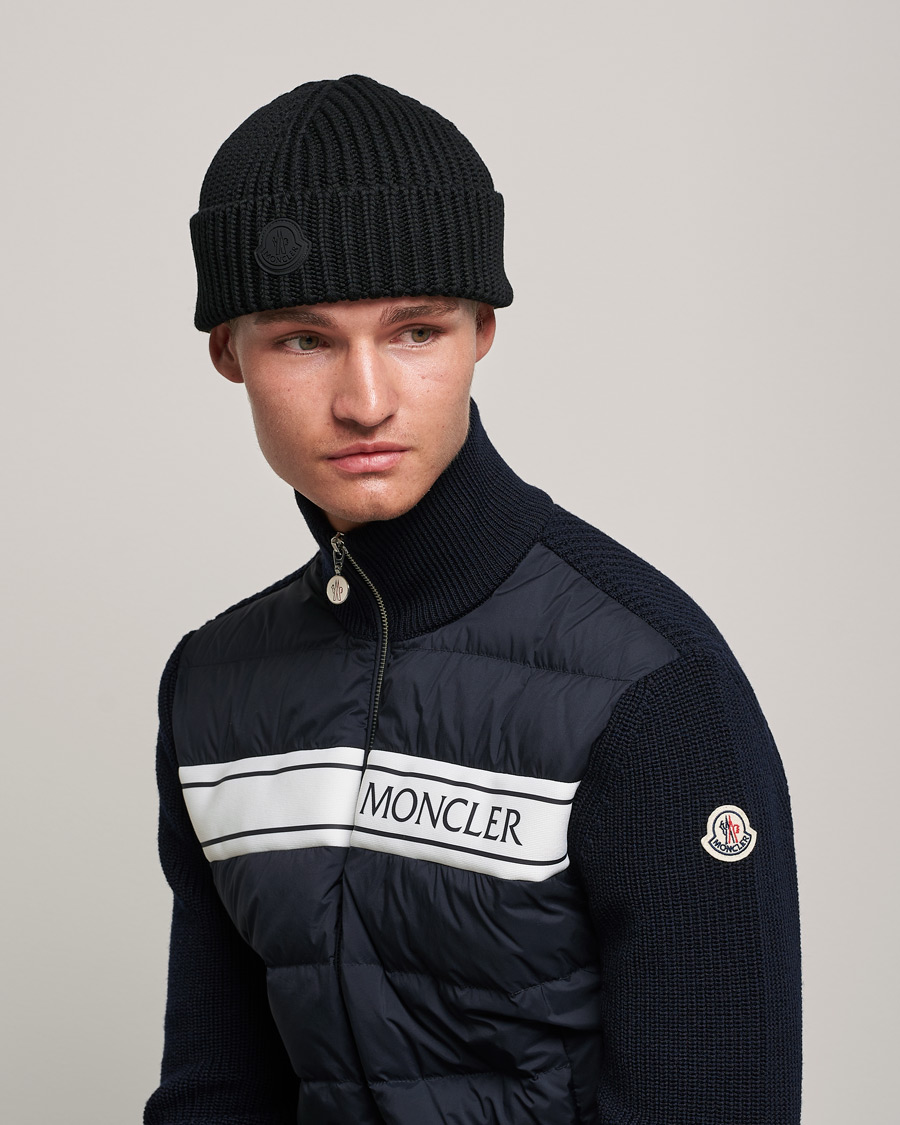 Herr | Moncler Tonal Logo Beanie Black | Moncler | Tonal Logo Beanie Black