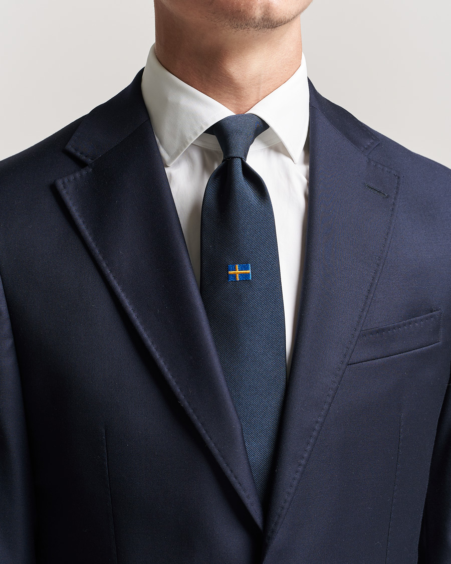 Herr | E. Marinella 3-Fold Swedish Bandiera Silk Tie Navy | E. Marinella | 3-Fold Swedish Bandiera Silk Tie Navy
