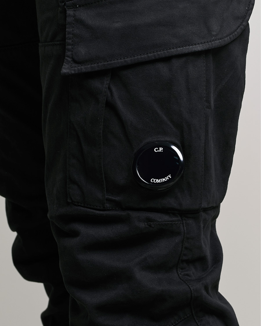 Herr | Byxor | C.P. Company | Stretch Satin Lens Cargo Pants Black