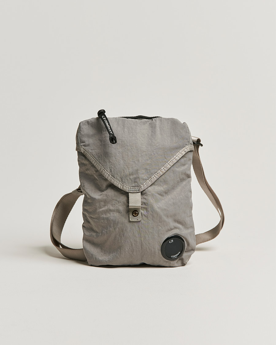 Herr | C.P. Company Nylon B Shoulder Bag Grey | C.P. Company | Nylon B Shoulder Bag Grey