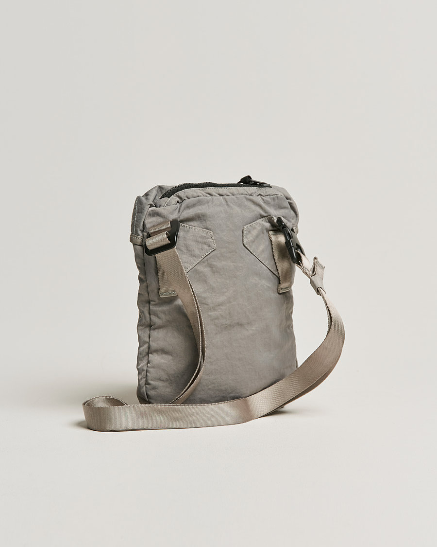 Herr | C.P. Company Nylon B Shoulder Bag Grey | C.P. Company | Nylon B Shoulder Bag Grey