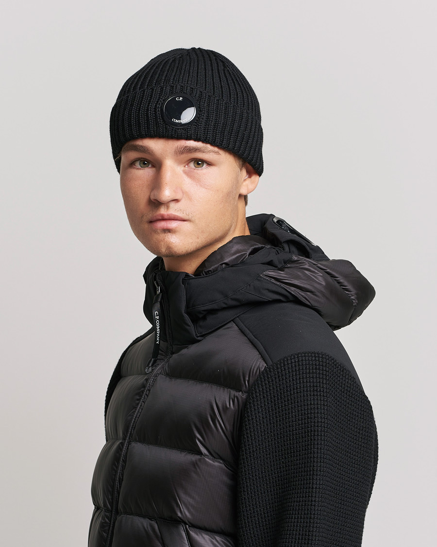 Herr | C.P. Company Knitted Merino Lens Beanie Black | C.P. Company | Knitted Merino Lens Beanie Black