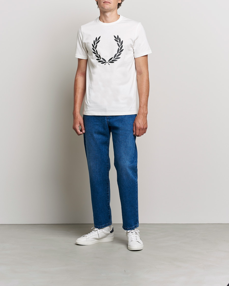 Herr | T-Shirts | Fred Perry | Laurel Wreath T-Shirt Snow White