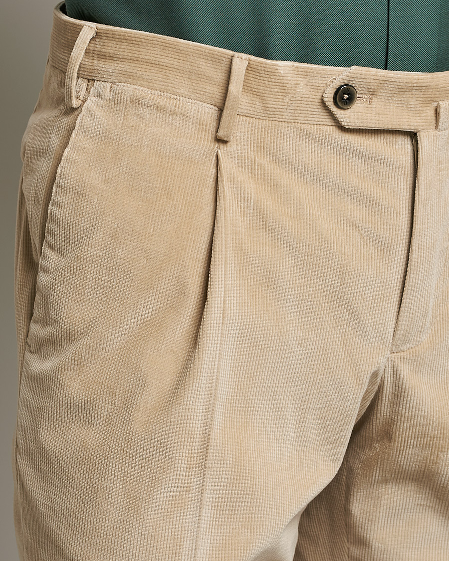 Herr | Byxor | PT01 | Slim Fit Pleated Corduroy Trousers Light Beige