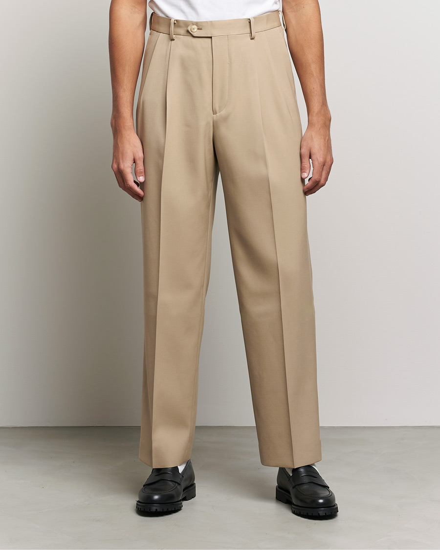 Herr | Byxor | Auralee | Wool Two Tuck Slacks Beige