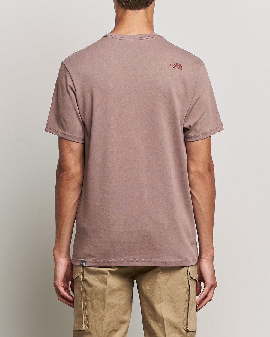 Herr | T-Shirts | The North Face | Premium Simple Logo Tee Deep Taupe