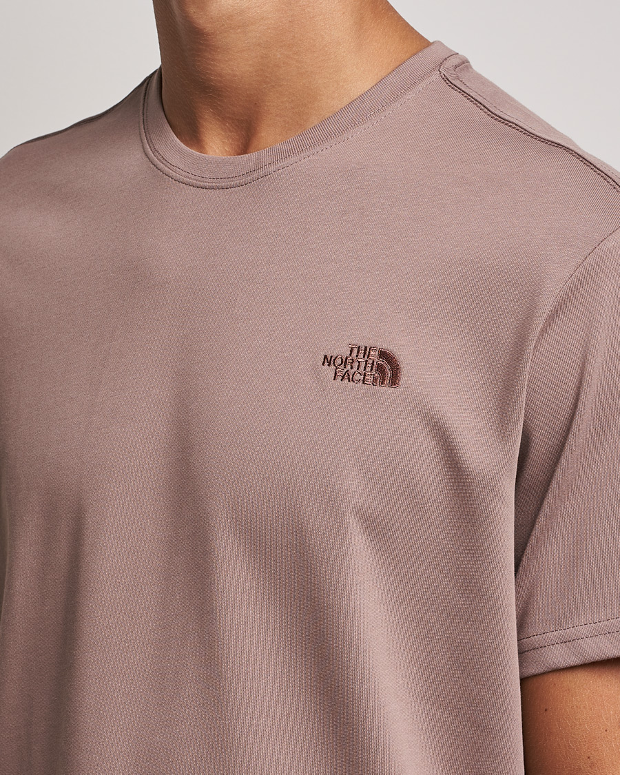 Herr | T-Shirts | The North Face | Premium Simple Logo Tee Deep Taupe