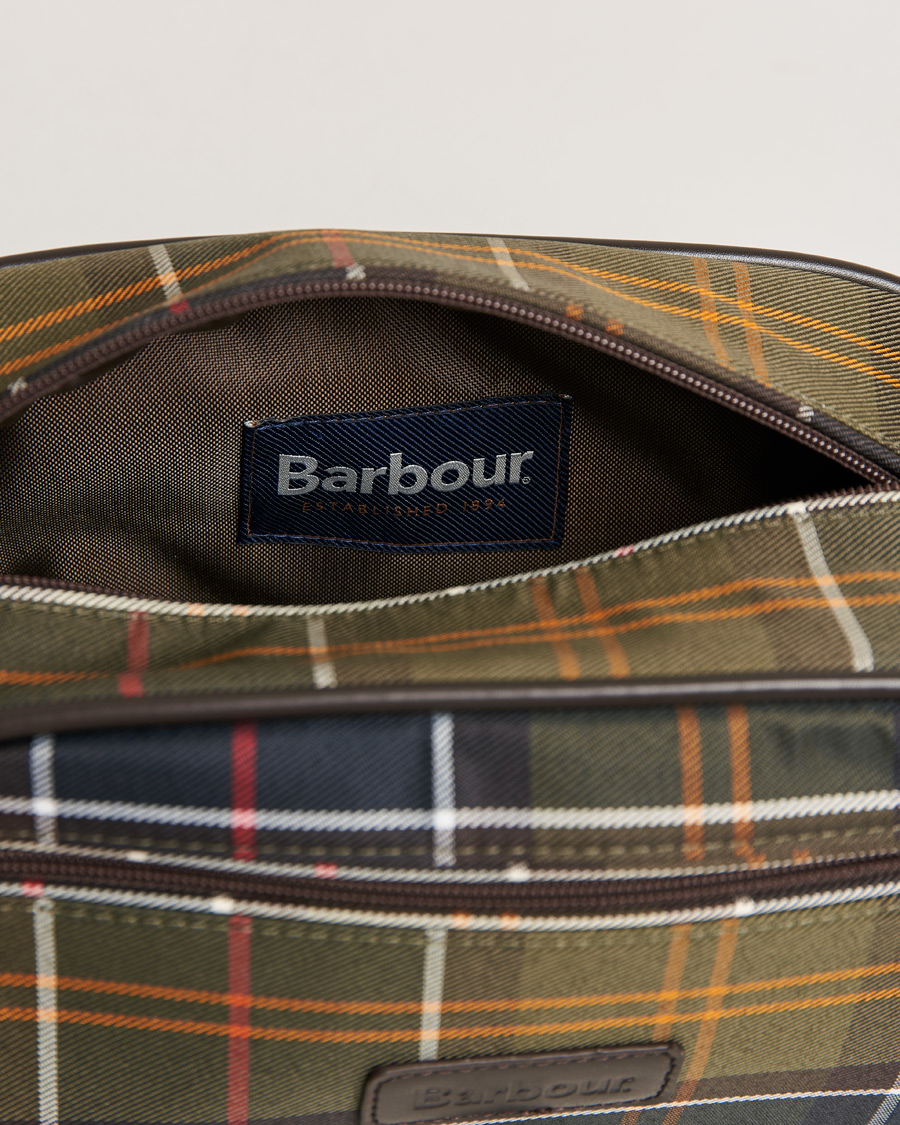 Herr | Barbour Lifestyle Nylon Tartan Washbag Classic Tartan | Barbour Lifestyle | Nylon Tartan Washbag Classic Tartan