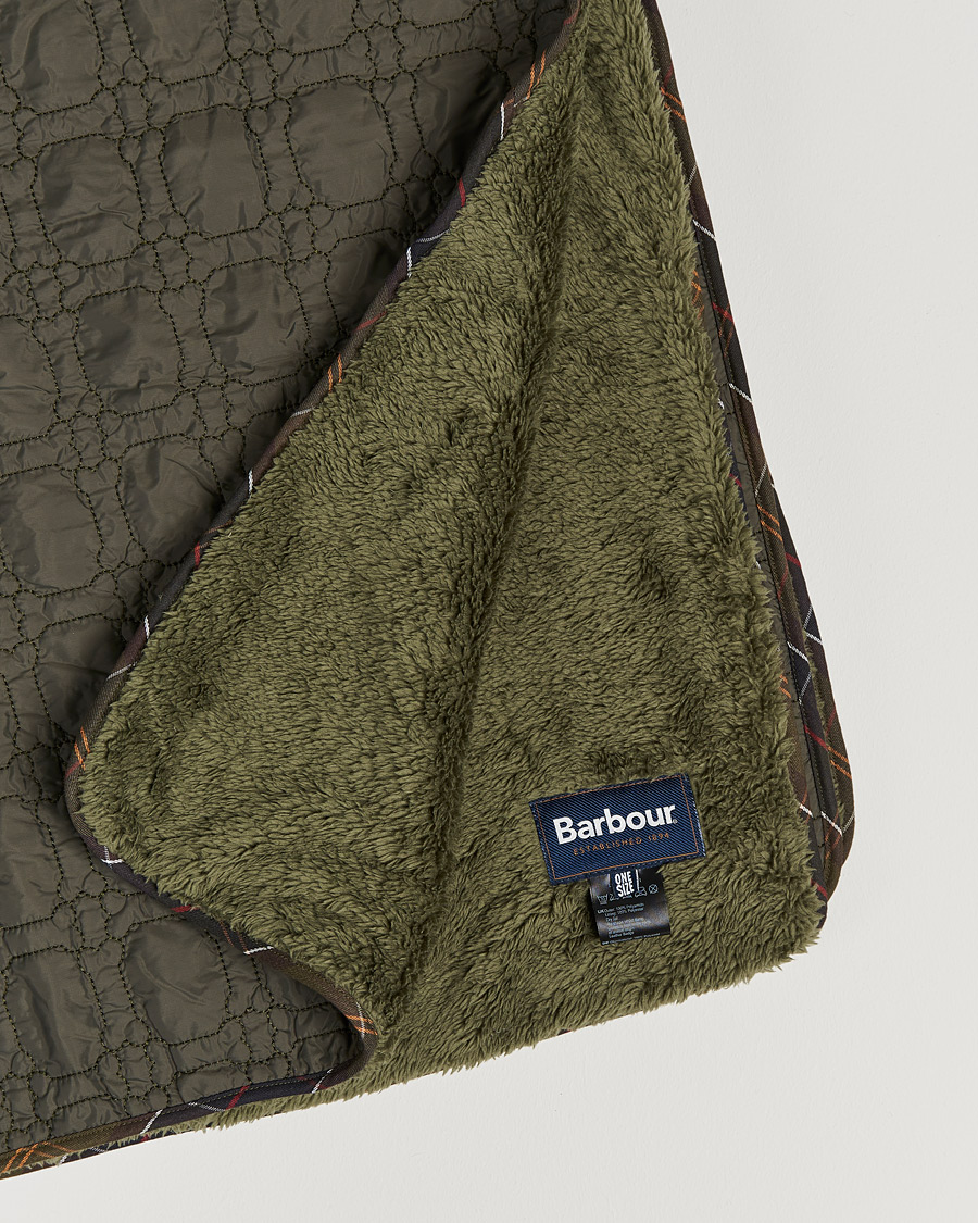 Herr | Barbour Lifestyle Dogbone Quilted Blanket Olive | Barbour Lifestyle | Dogbone Quilted Blanket Olive