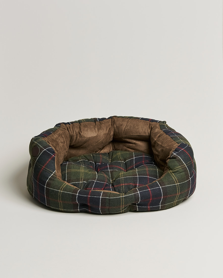 Herr | Barbour Lifestyle Luxury Dog Bed 30' Classic Tartan | Barbour Lifestyle | Luxury Dog Bed 30' Classic Tartan