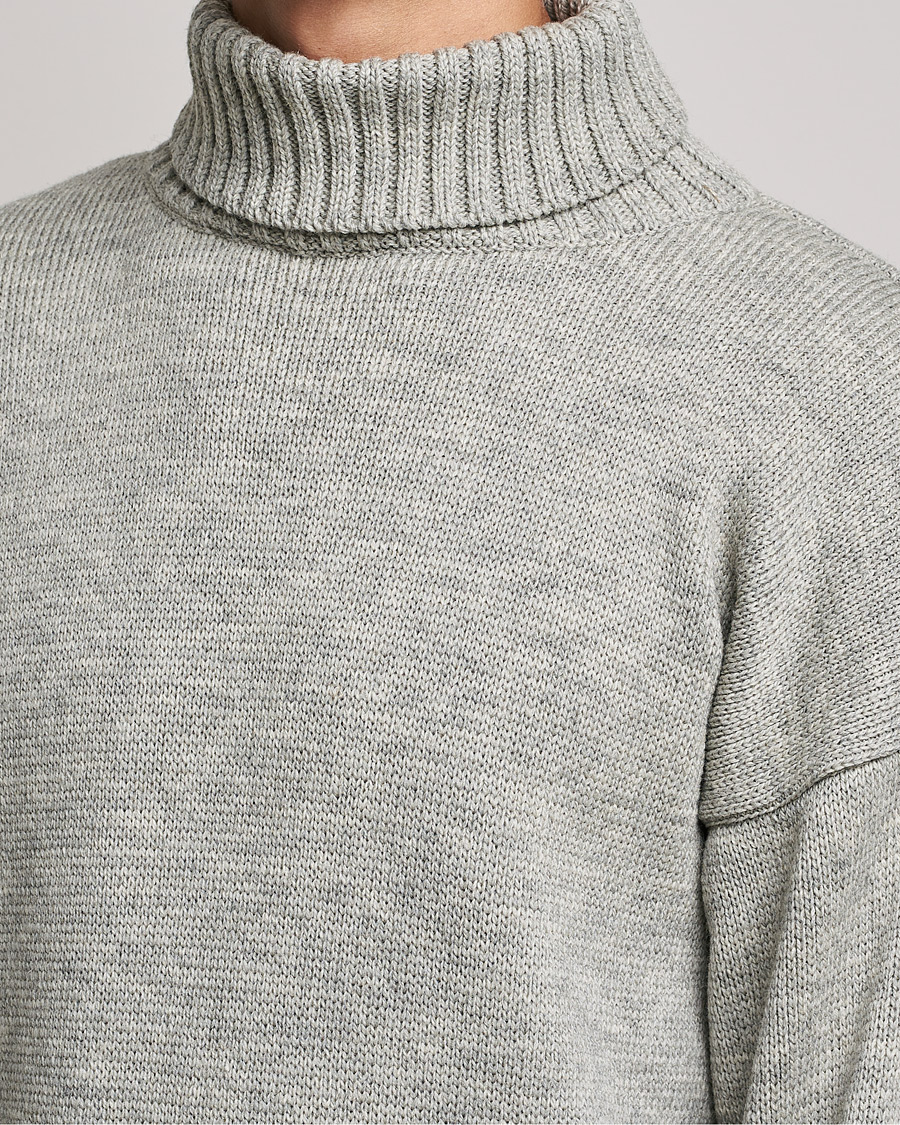 Herr | Tröjor | Gloverall | Submariner Chunky Wool Roll Neck Light Grey