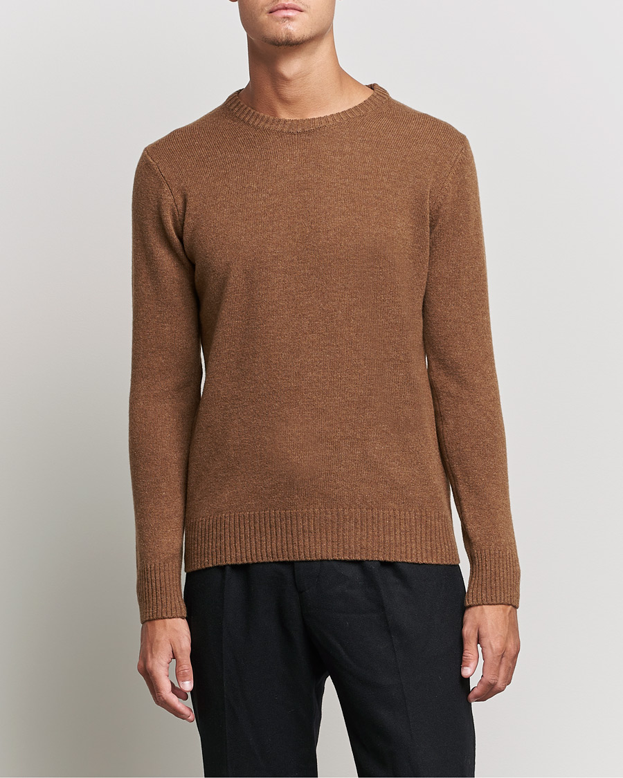 Herr | Stickade tröjor | Oscar Jacobson | Emerson Patch Wool Roundneck Brown