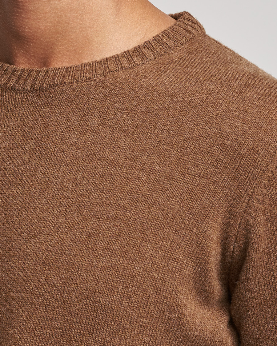 Herr | Tröjor | Oscar Jacobson | Emerson Patch Wool Roundneck Brown