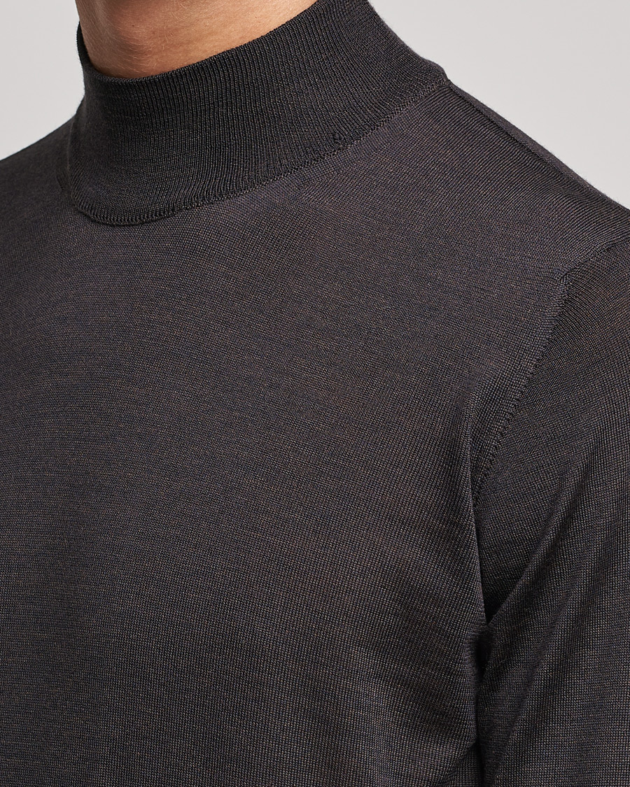 Herr | Tröjor | Oscar Jacobson | Hilton Extrafine Merino Mock Neck Brown