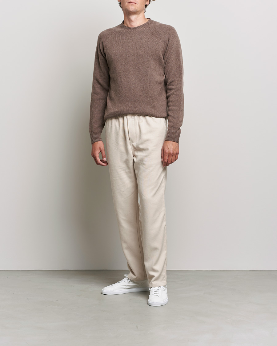 Herr | Tröjor | Sunspel | Lambswool Crew Neck Sweater Umber Brown