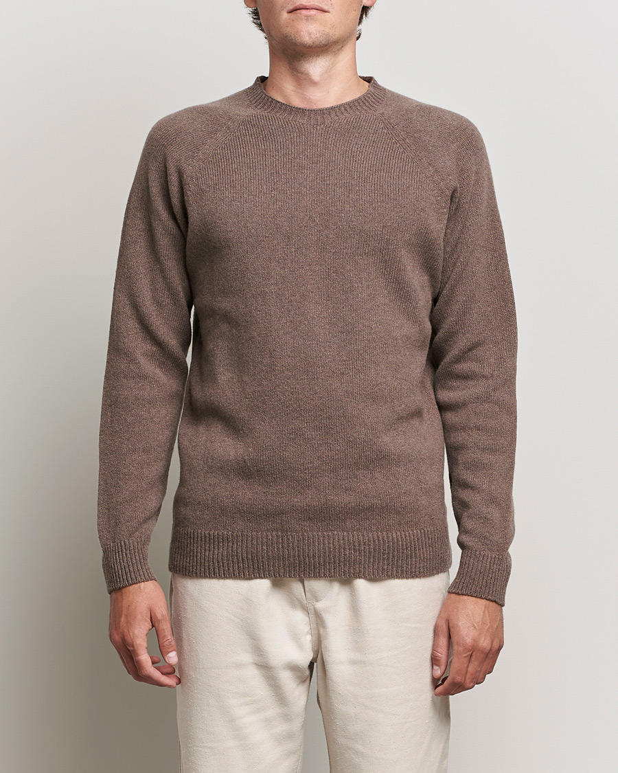 Herr | Tröjor | Sunspel | Lambswool Crew Neck Sweater Umber Brown