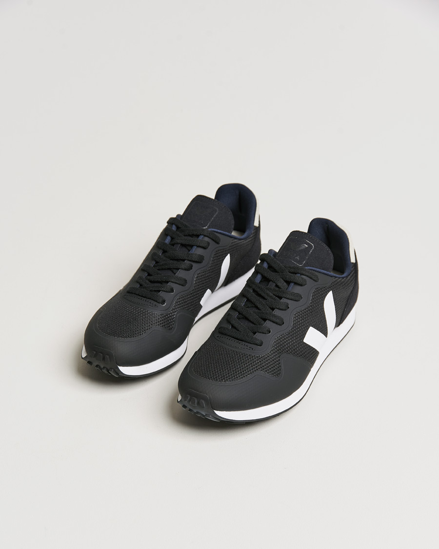 Herr | Veja SDU Vegan Running Sneaker Black White | Veja | SDU Vegan Running Sneaker Black White