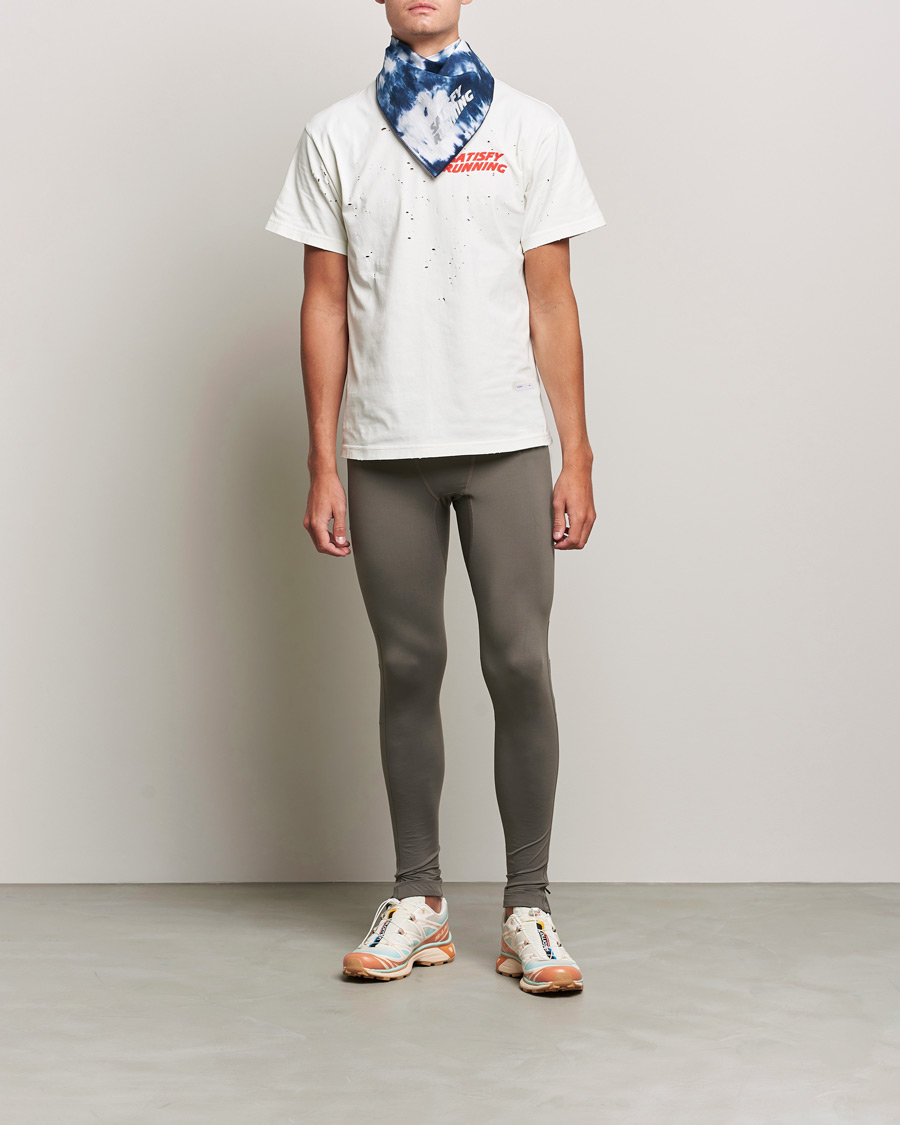 Herr | T-Shirts | Satisfy | MothTech Distressed T-Shirt Off White
