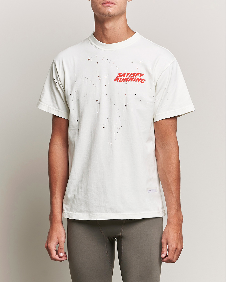 Herr | T-Shirts | Satisfy | MothTech Distressed T-Shirt Off White