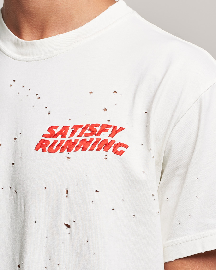 Herr | T-Shirts | Satisfy | MothTech Distressed T-Shirt Off White