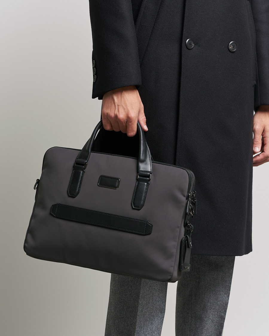 Herr | TUMI Harrison Sycamore Slim Brief Black/Iron | TUMI | Harrison Sycamore Slim Brief Black/Iron