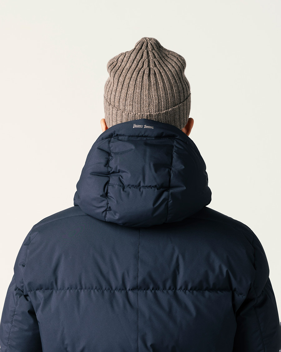 Herr | Mössor | Piacenza Cashmere | Ribbed Cashmere Beanie Taupe