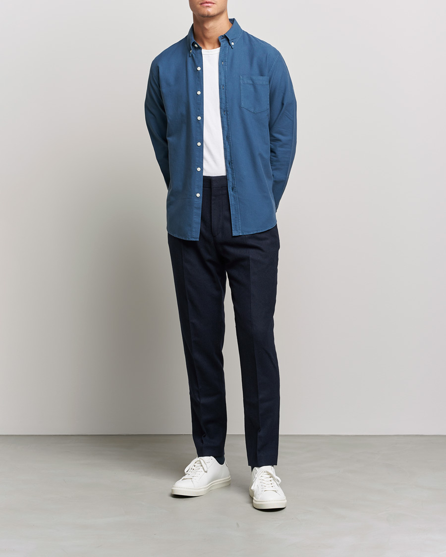 Herr | Skjortor | Colorful Standard | Classic Organic Oxford Button Down Shirt Petrol Blue