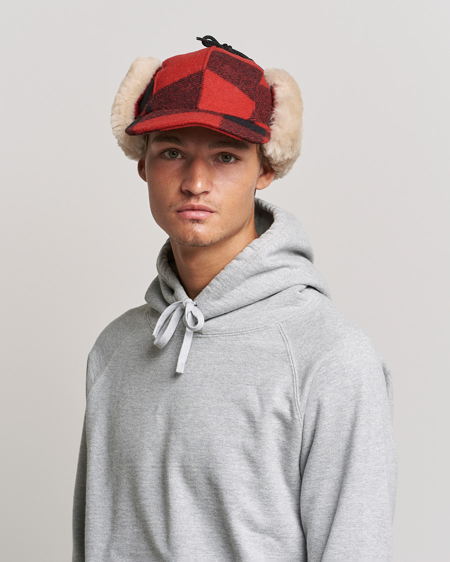 Herr | Filson Double Mackinaw Wool Cap Red Black Plaid | Filson | Double Mackinaw Wool Cap Red Black Plaid