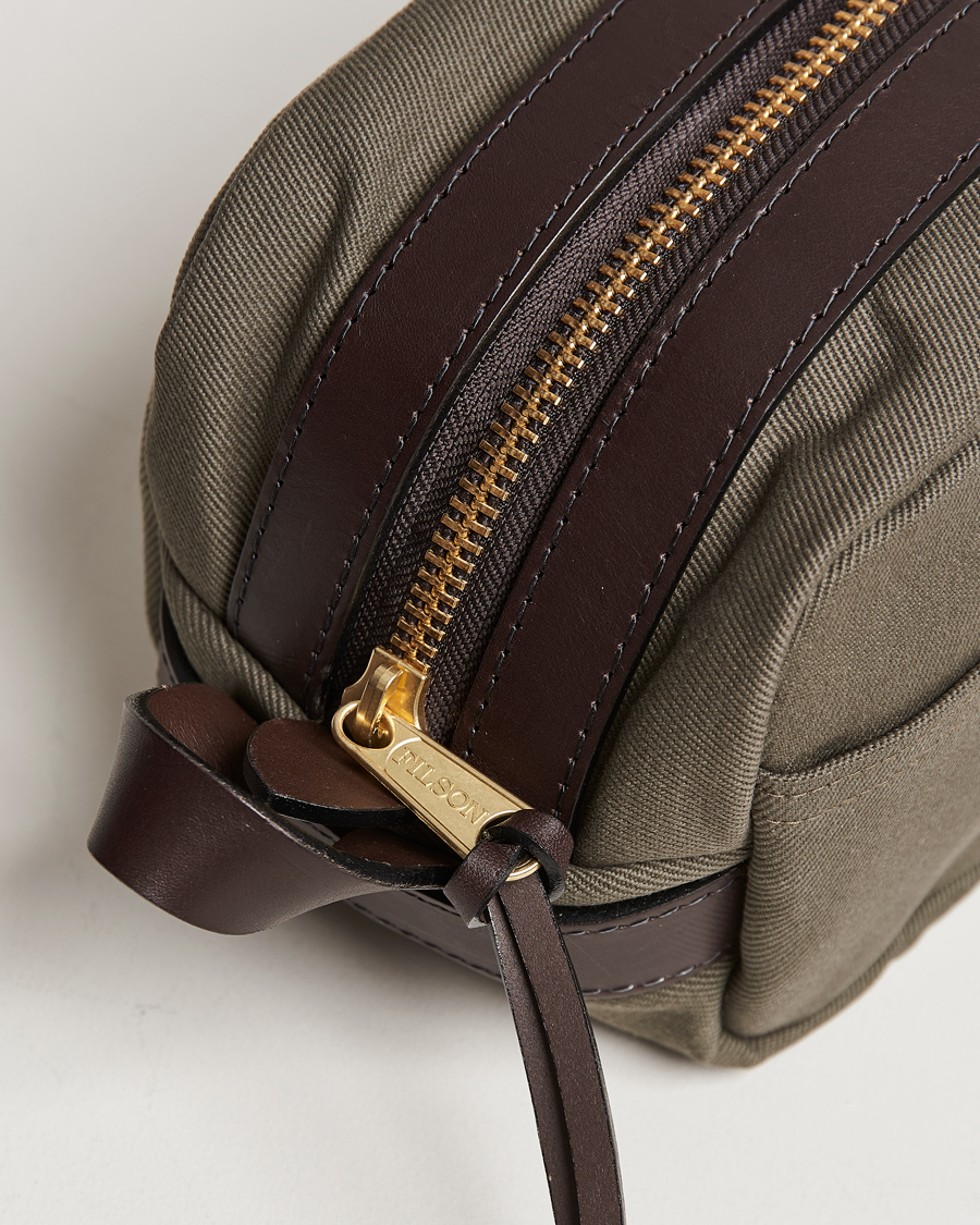 Herr | Väskor | Filson | Rugged Twill Travel Kit Otter Green