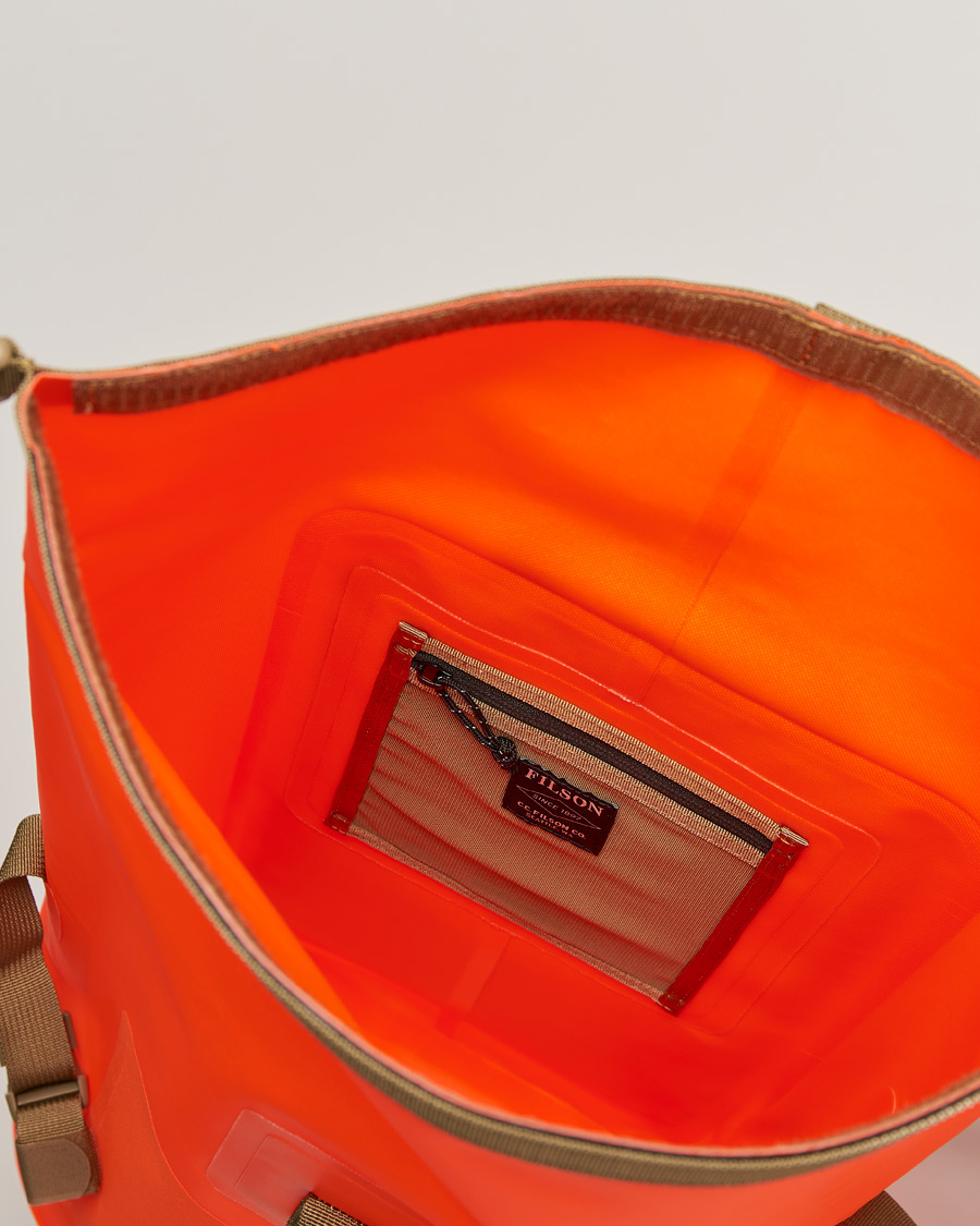 Herr | Väskor | Filson | Dry Backpack Flame