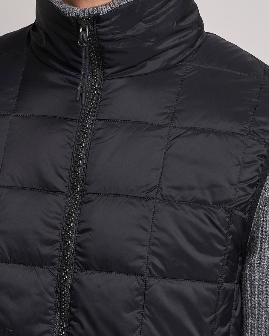 Herr | Jackor | TAION | High Neck Full Zip Lightweight Down Vest Black
