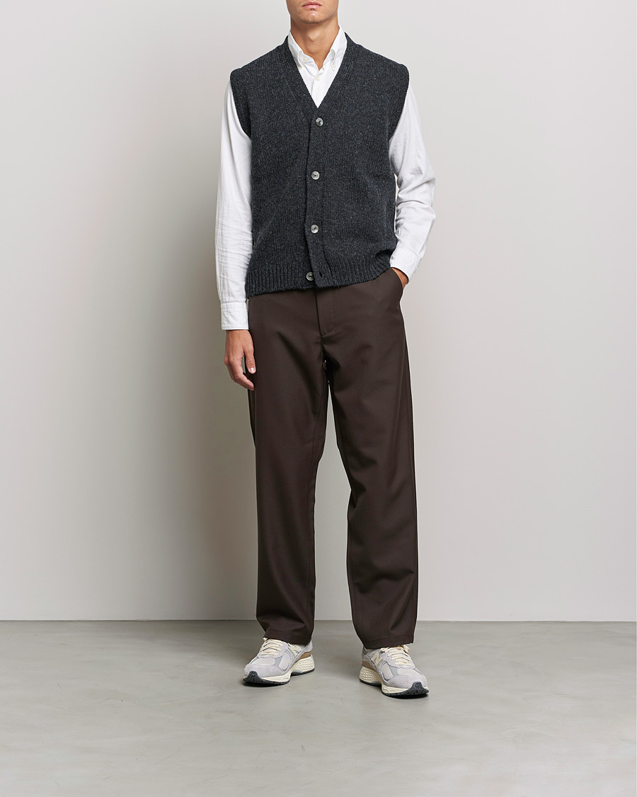 Herr | Tröjor | Sunflower | Steven Knit Vest Dark Grey