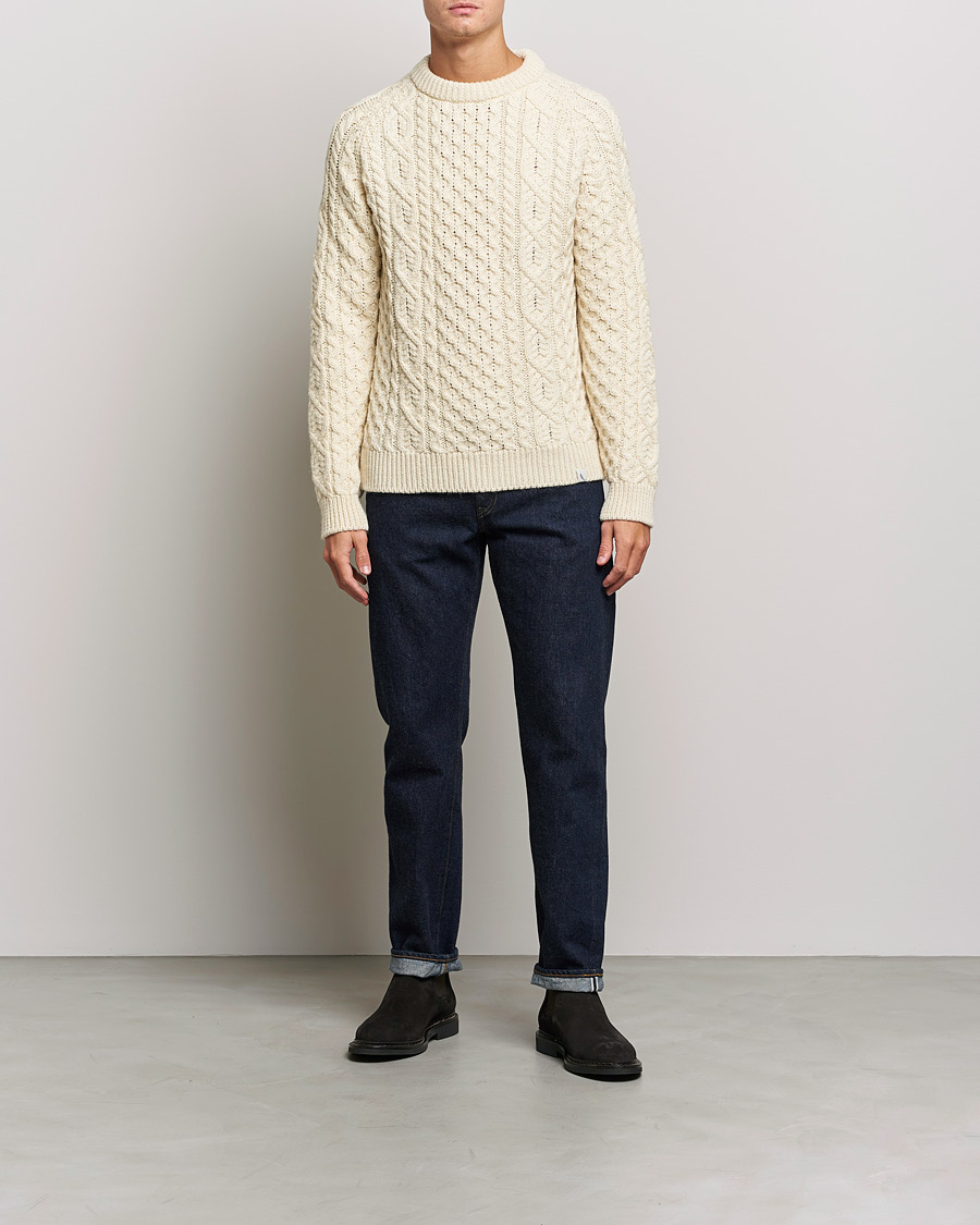 Herr | Tröjor | Peregrine | Hudson Wool Aran Knitted Jumper Cream