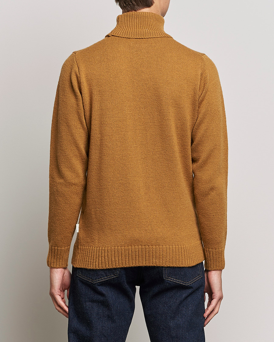 Herr | Tröjor | Peregrine | Maker´s Stitch Merino Polo Wheat