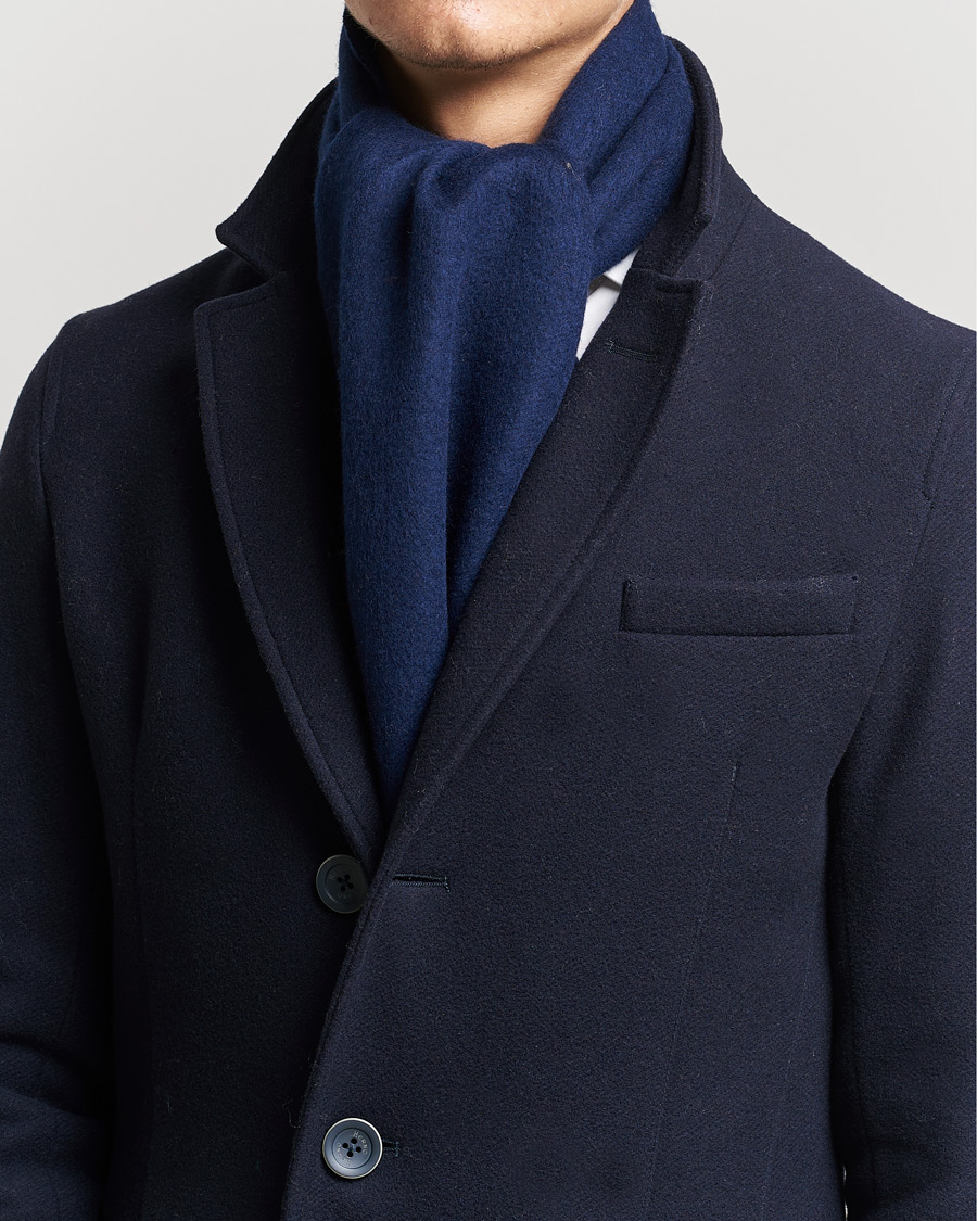 Herr | Begg & Co | Begg & Co | Vier Lambswool/Cashmere Solid Scarf Navy