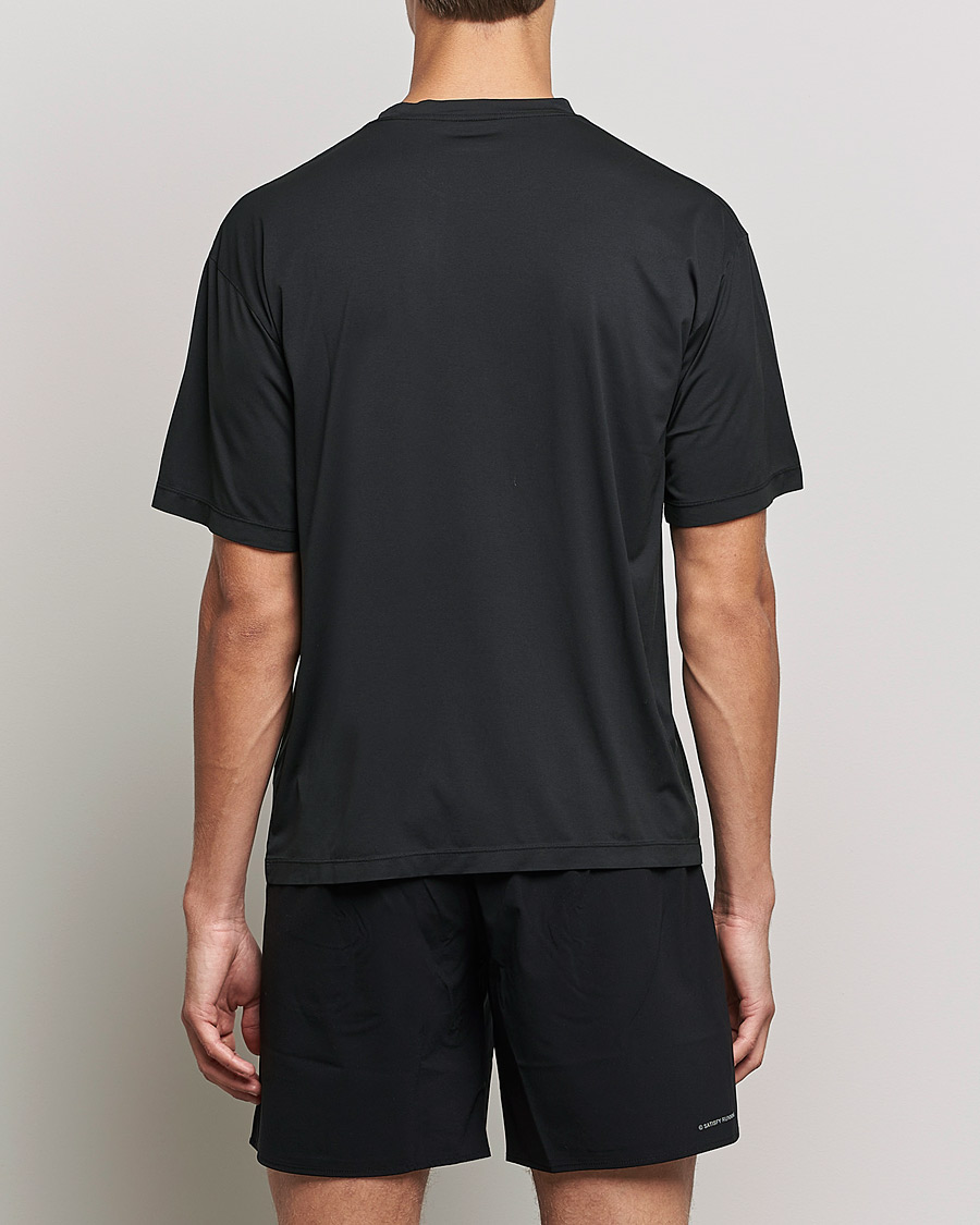 Herr | T-Shirts | Satisfy | AuraLite T-Shirt Black