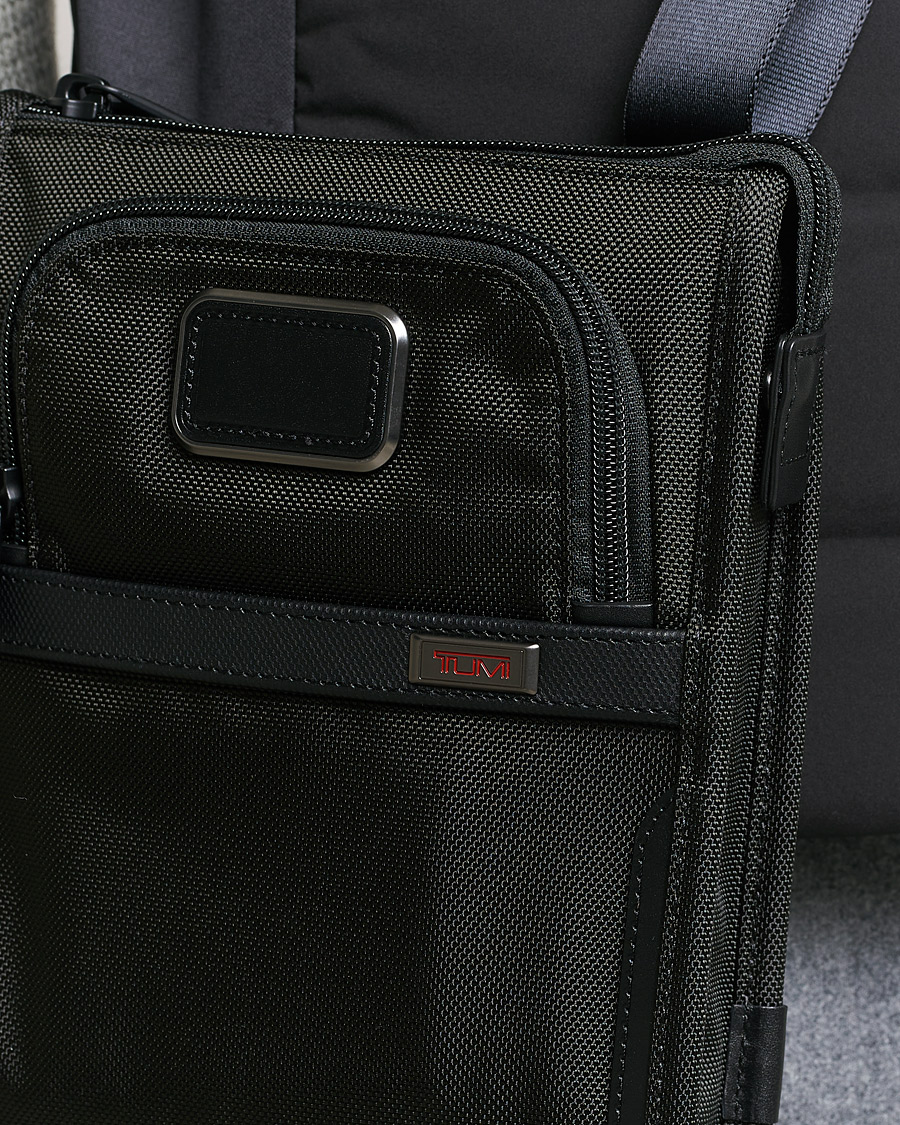 Herr | TUMI Alpha 3 Pocket Small Crossbody Bag Black | TUMI | Alpha 3 Pocket Small Crossbody Bag Black