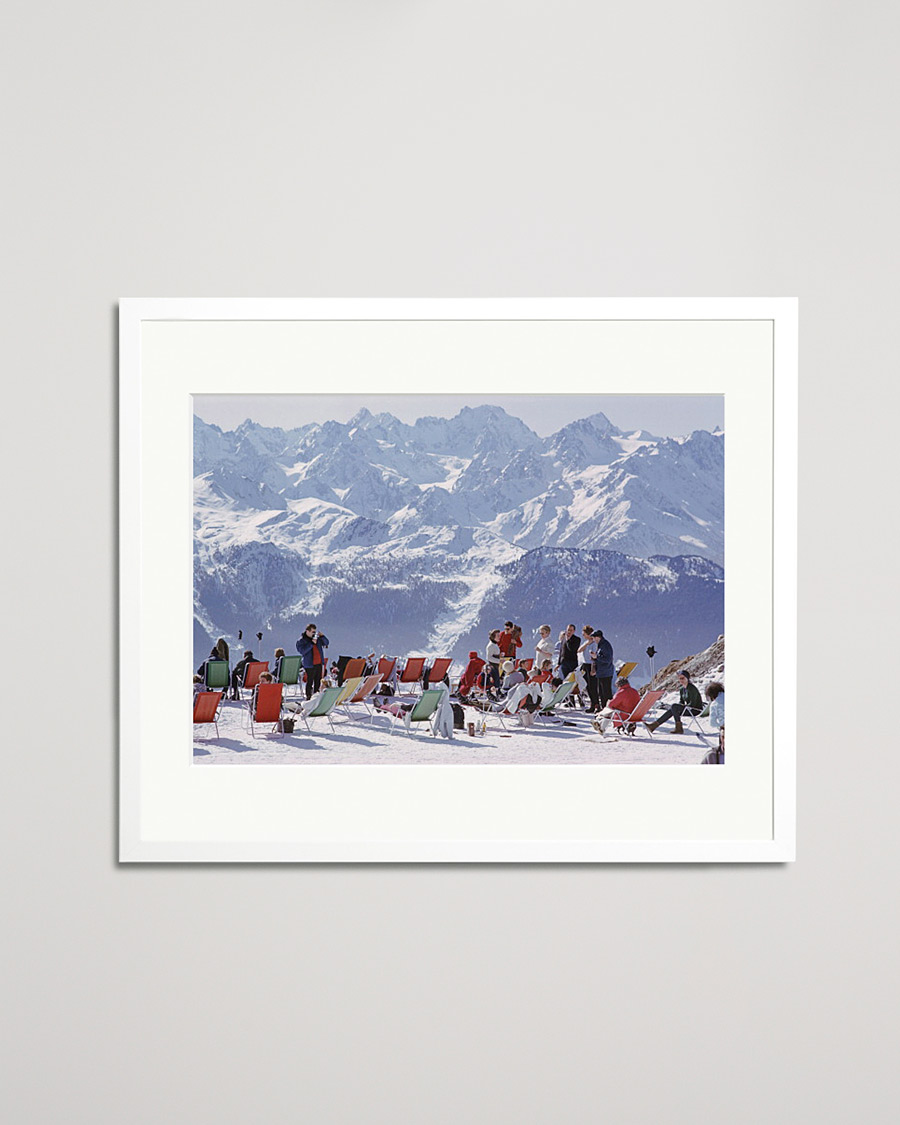 Herr | Tavlor | Sonic Editions | Framed Slim Aarons Lounging in Verbier
