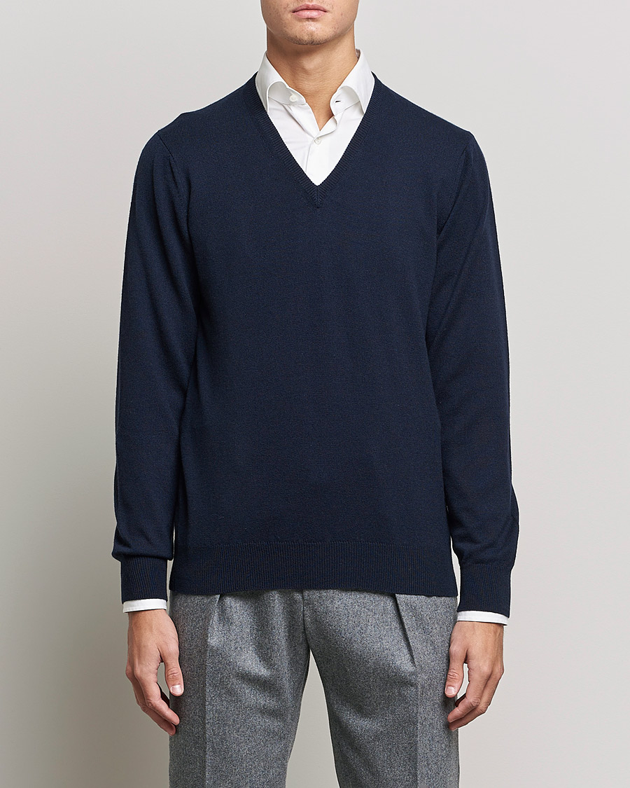 Herr | Italian Department | Piacenza Cashmere | Cashmere V Neck Sweater Navy