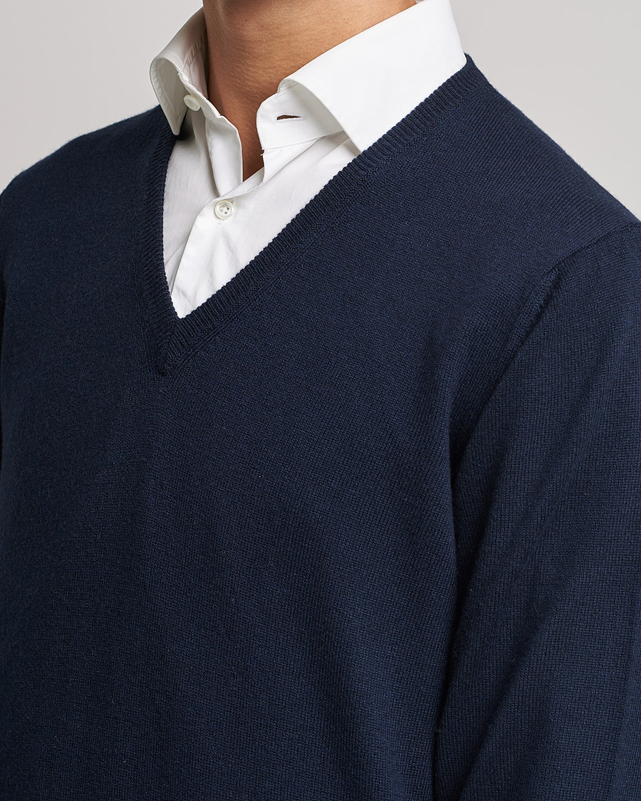 Herr | Tröjor | Piacenza Cashmere | Cashmere V Neck Sweater Navy
