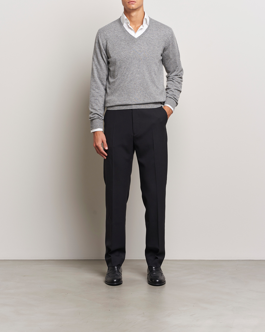 Herr | Tröjor | Piacenza Cashmere | Cashmere V Neck Sweater Light Grey