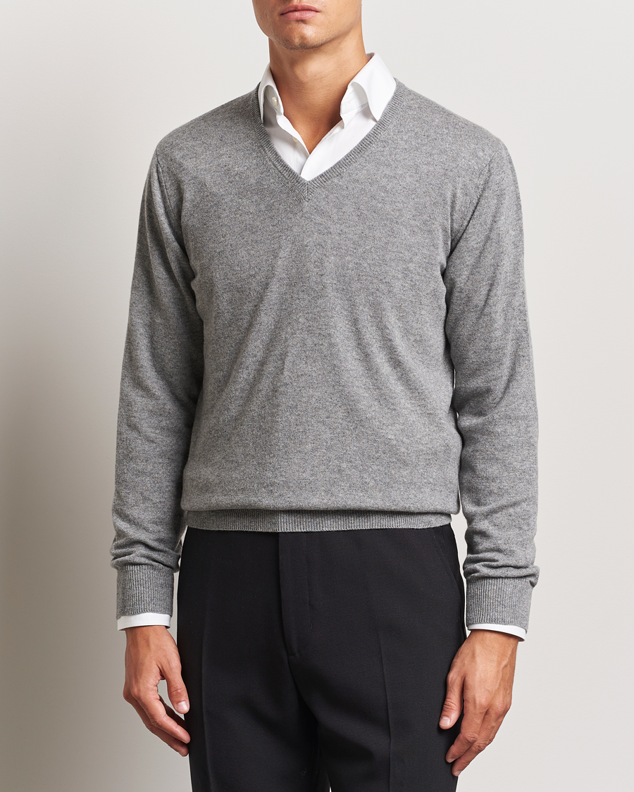 Herr | Italian Department | Piacenza Cashmere | Cashmere V Neck Sweater Light Grey