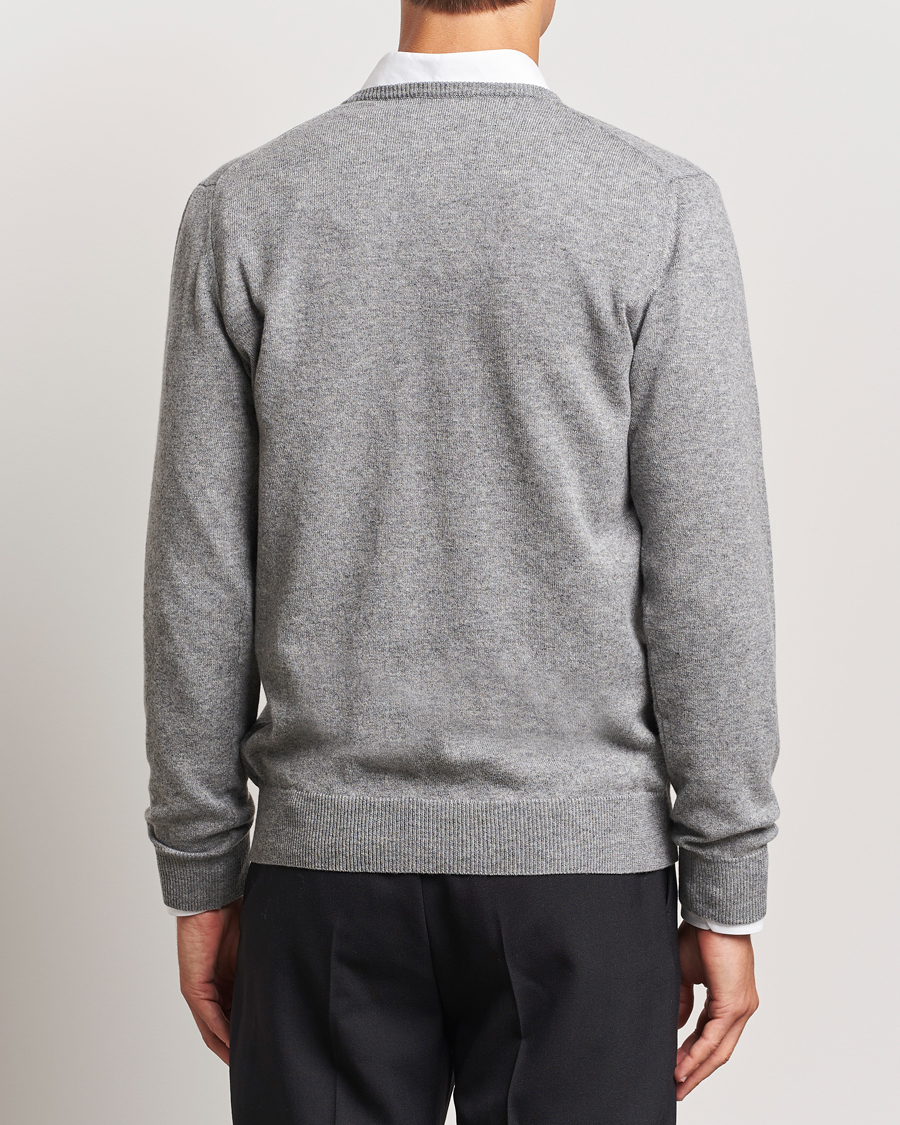 Herr | Tröjor | Piacenza Cashmere | Cashmere V Neck Sweater Light Grey