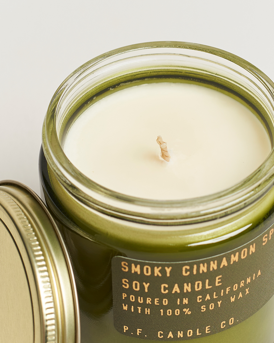 Herr | Till den hemmakära | P.F. Candle Co. | Soy Candle Smoky Cinnamon 204g 