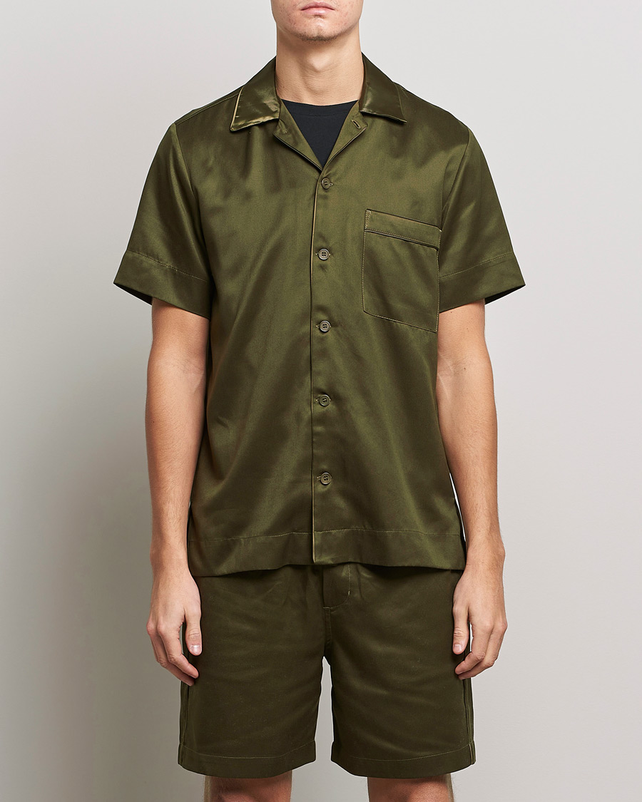 Herr | Exklusivt Care of Carl | CDLP | Short Sleeve Lounge Set Olive