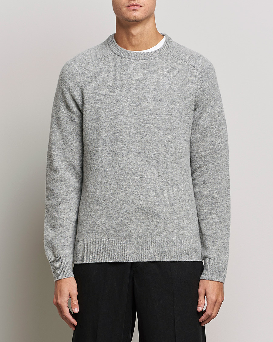 Herr | Stickade tröjor | A Day's March | Brodick Lambswool Sweater Grey Melange