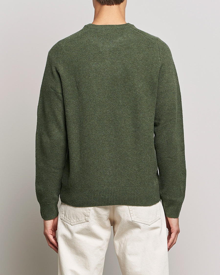 Herr | Tröjor | A Day's March | Brodick Lambswool Sweater Olive