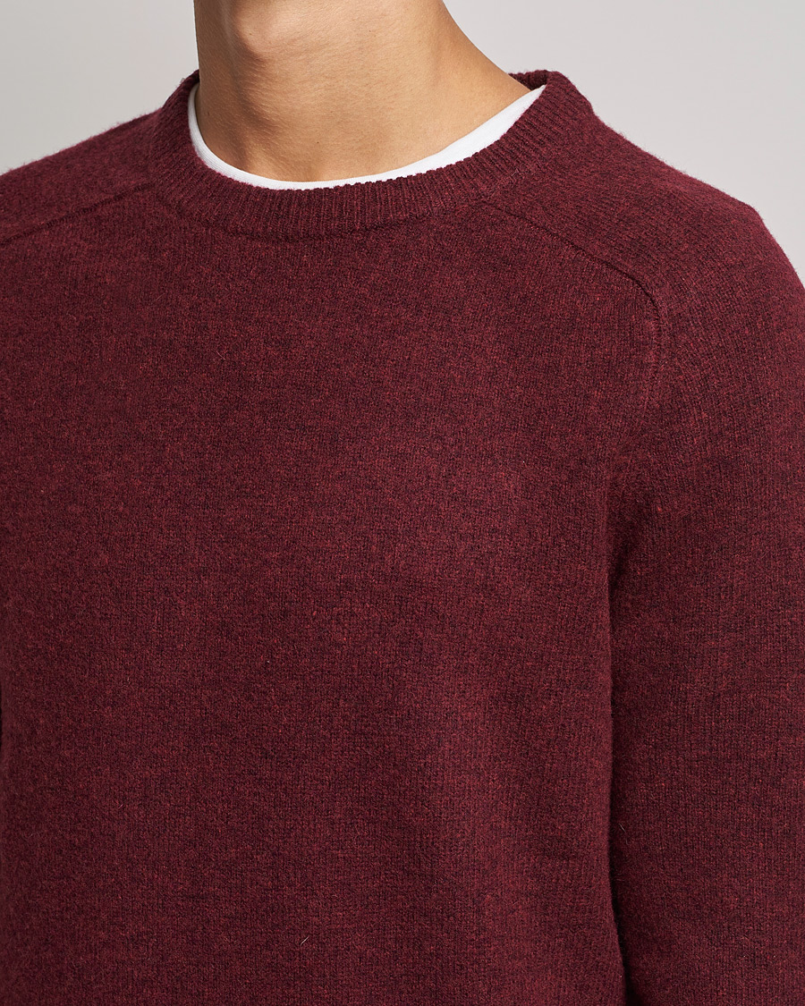 Herr | Tröjor | A Day's March | Brodick Lambswool Sweater Wine