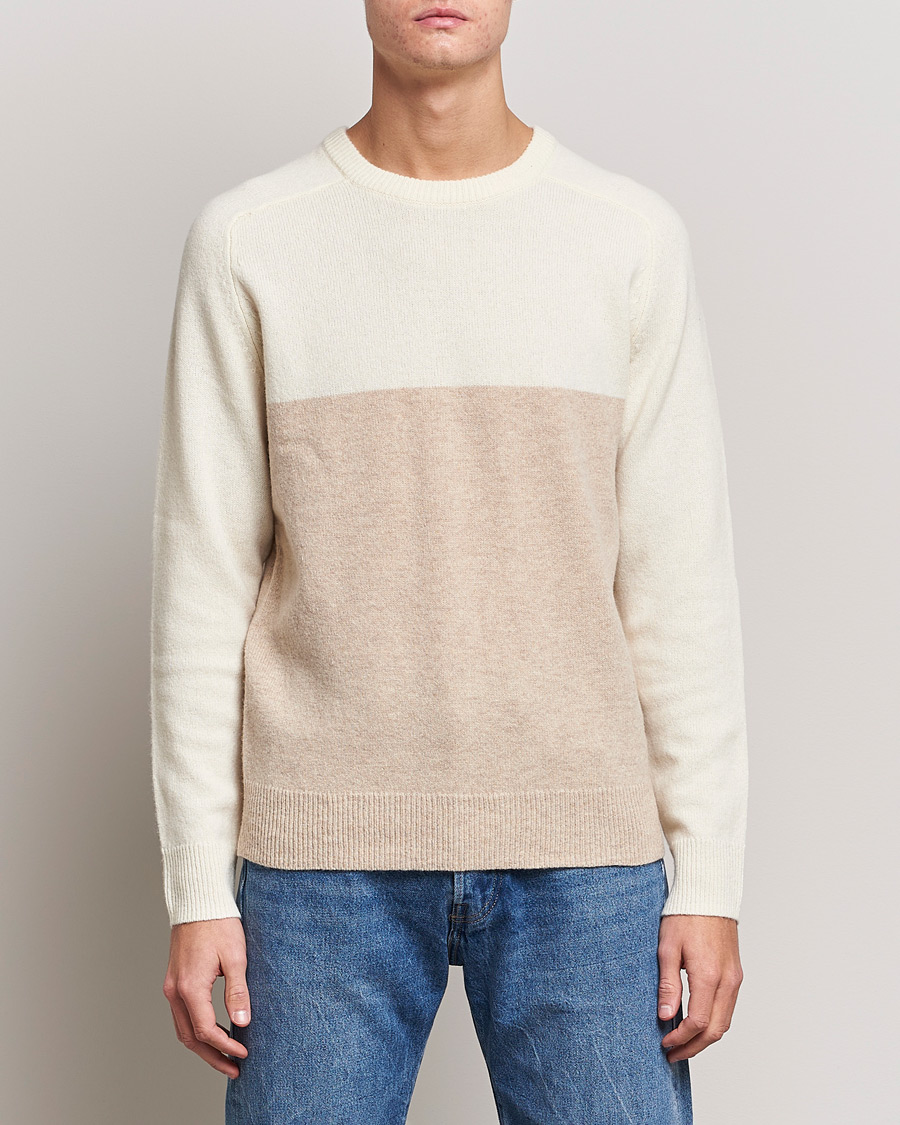 Herr | Avdelningar | A Day's March | Brodick Block Lambswool Sweater Sand/Off White
